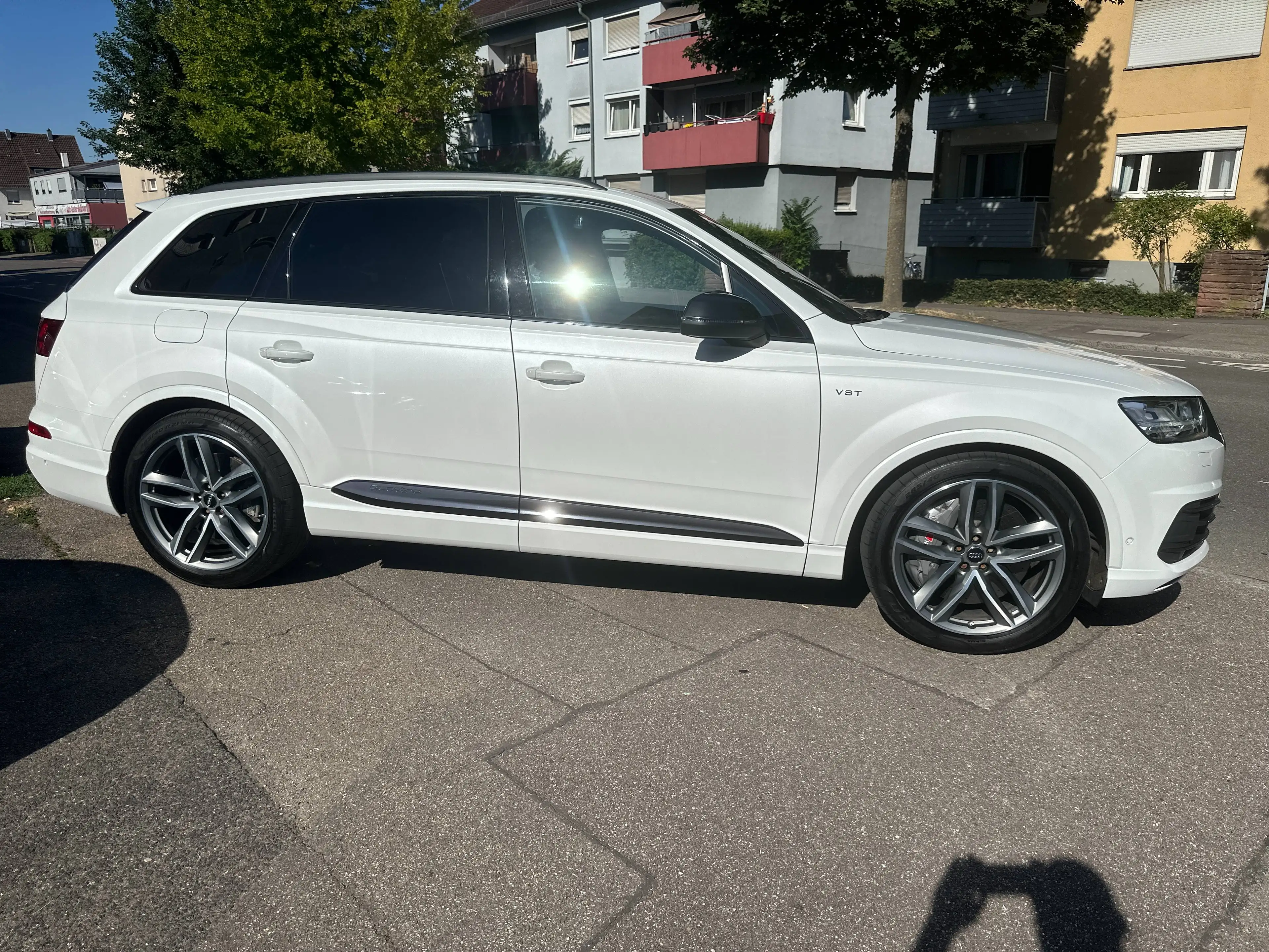 Audi SQ7 4.0 TDI quattro Exclusive Ceramic Bremse 7-Sitzer B&O Nachtsicht Pano Kamera — photo 4