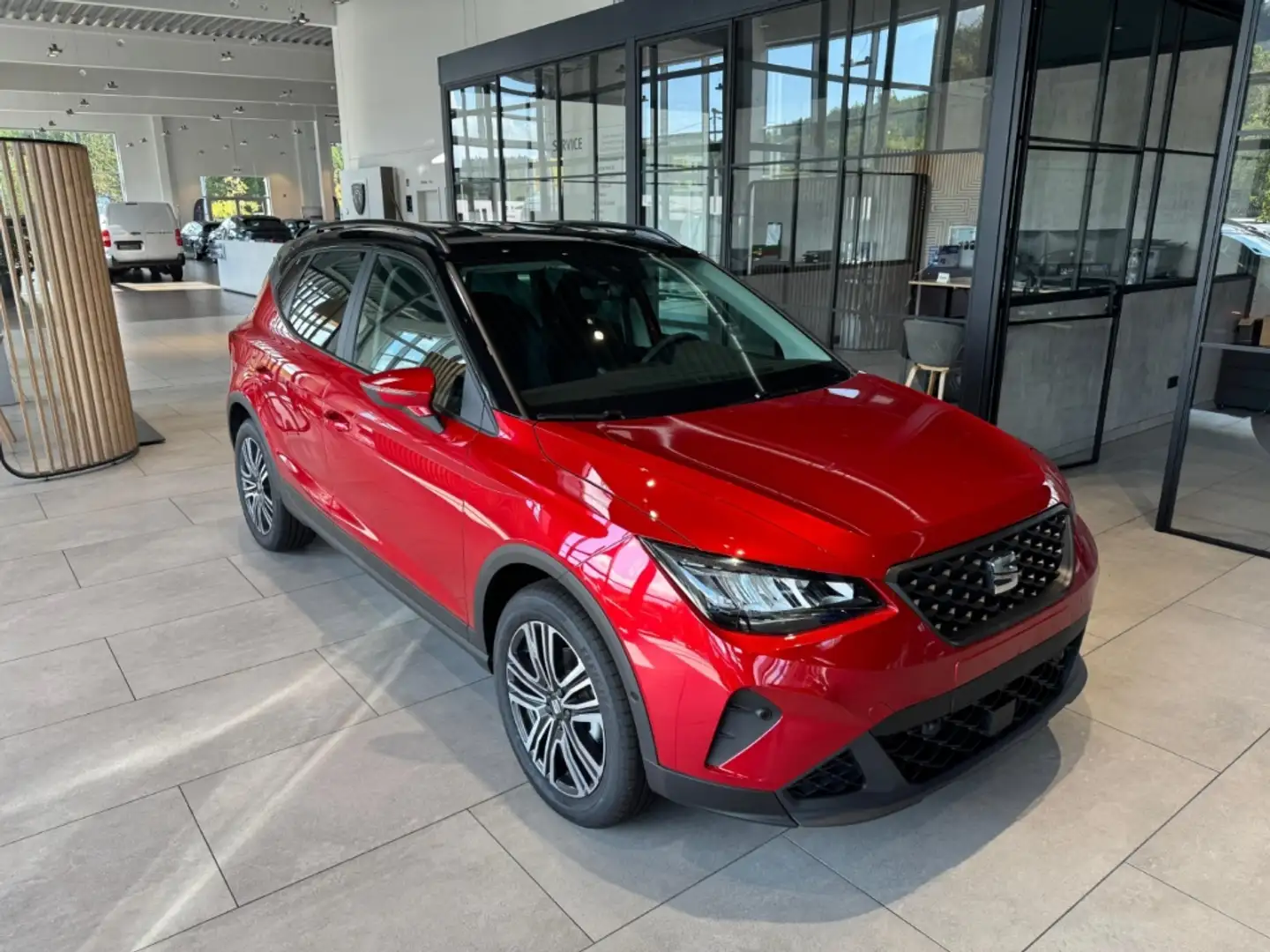 SEAT Arona Road Edition 1.0 TSI 7-Gang DSG Rouge - 2