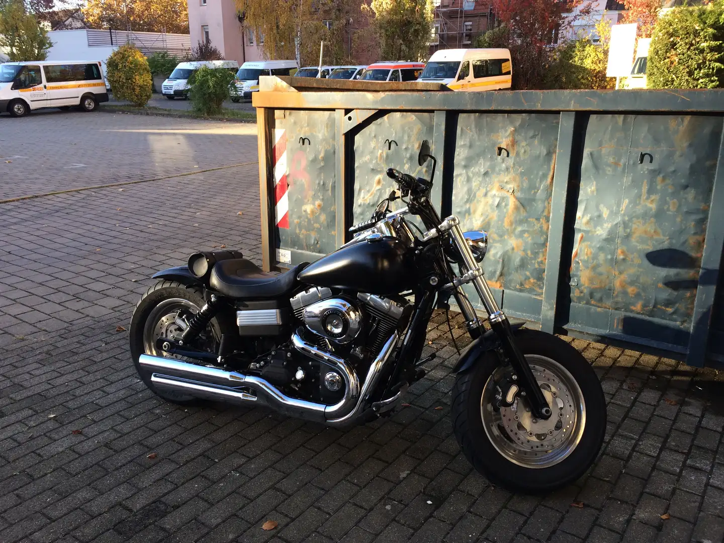 Harley-Davidson Fat Bob Seltener Heckumbau m. 200mm Breitreifen, Top-Zust. Černá - 2