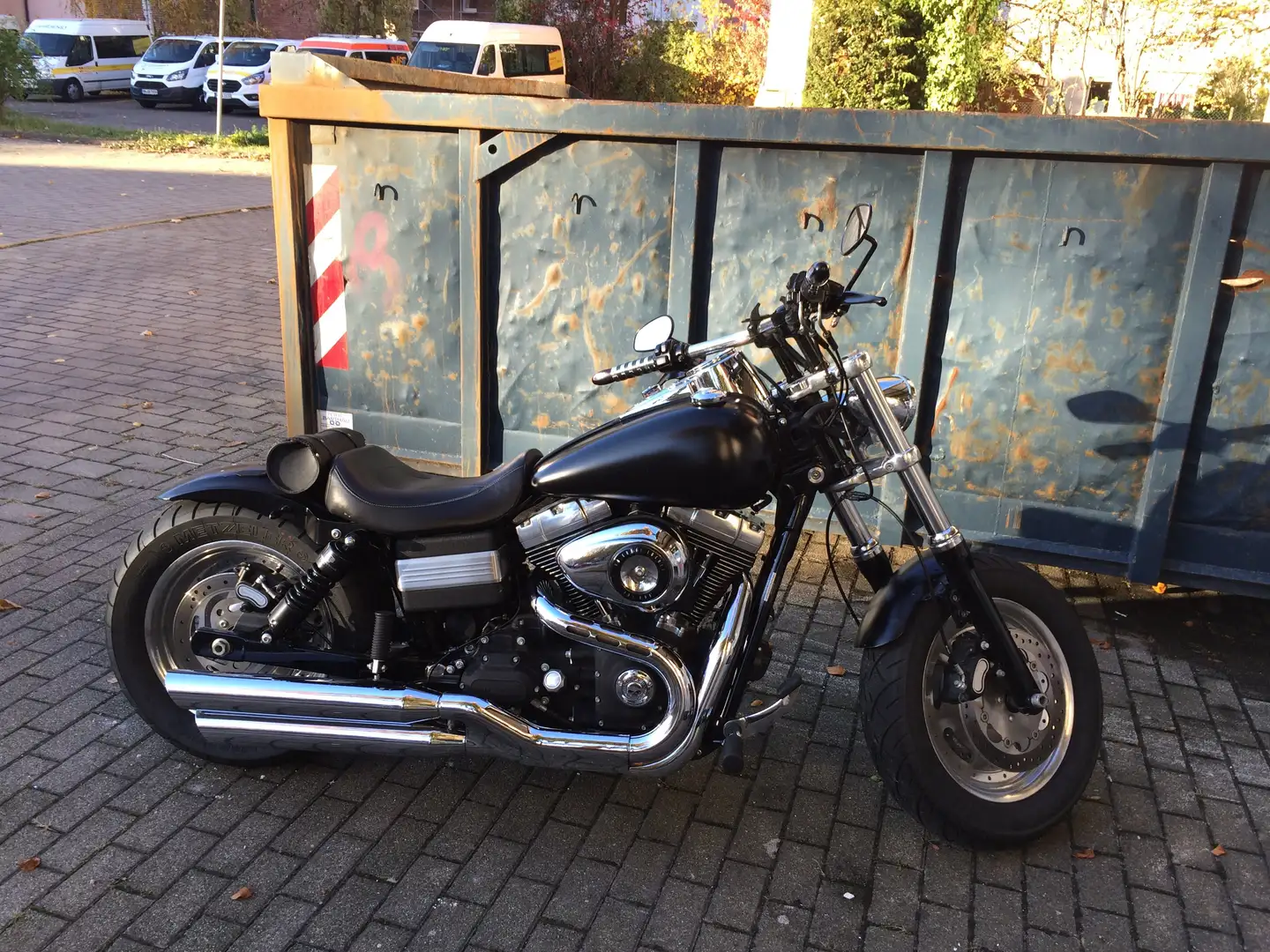 Harley-Davidson Fat Bob Seltener Heckumbau m. 200mm Breitreifen, Top-Zust. Černá - 1