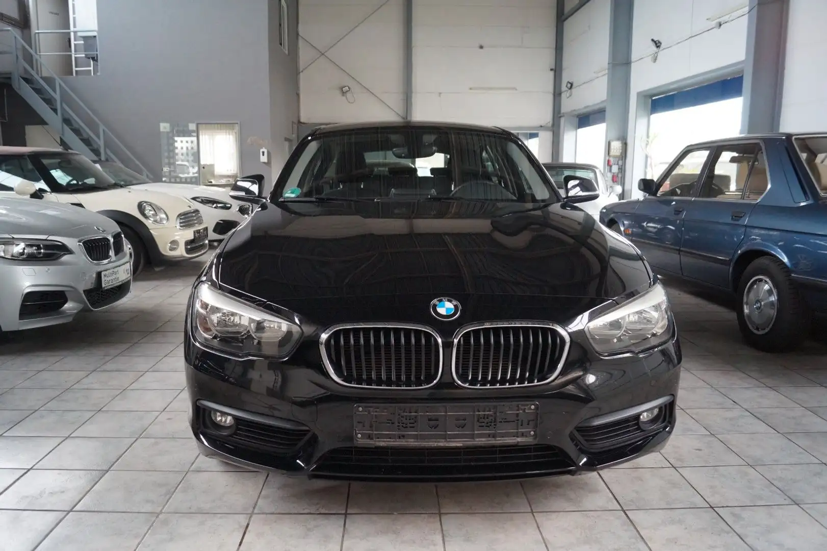 BMW 118 d Advantage*Automatik*Navi*PDC*SH Schwarz - 2