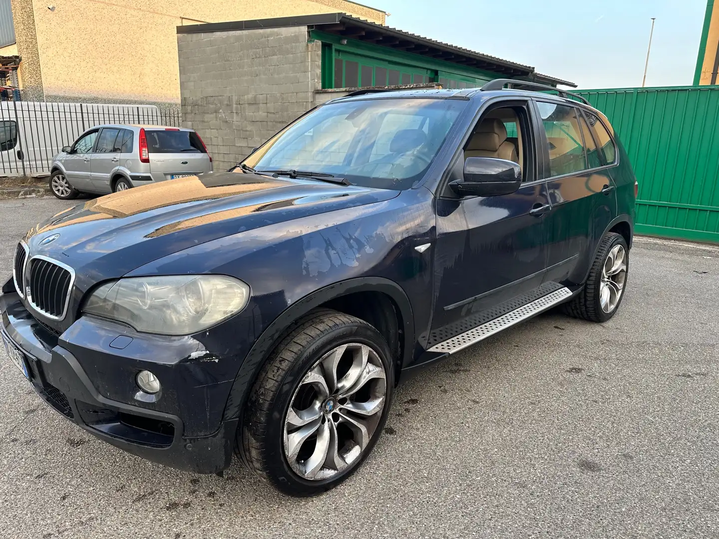 BMW X5 xdrive30i (3.0si) Attiva auto gira a 5 cilindri - 2