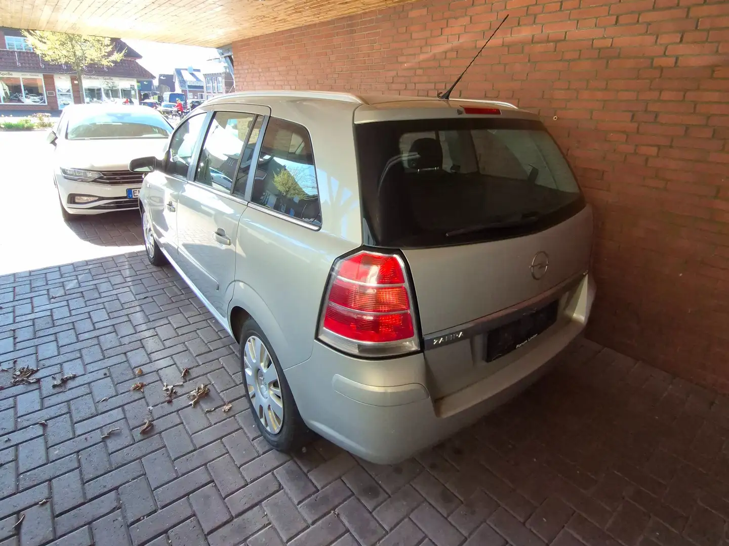 Opel Zafira Zafira 1.9 CDTI Catch me Grau - 2