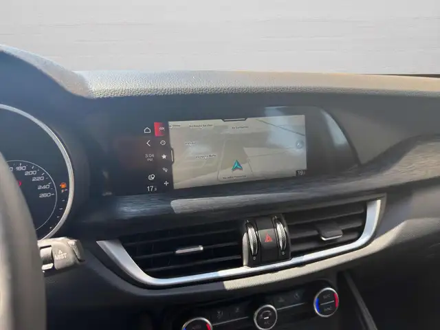 Alfa Romeo Stelvio view 13