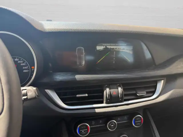 Alfa Romeo Stelvio view 12