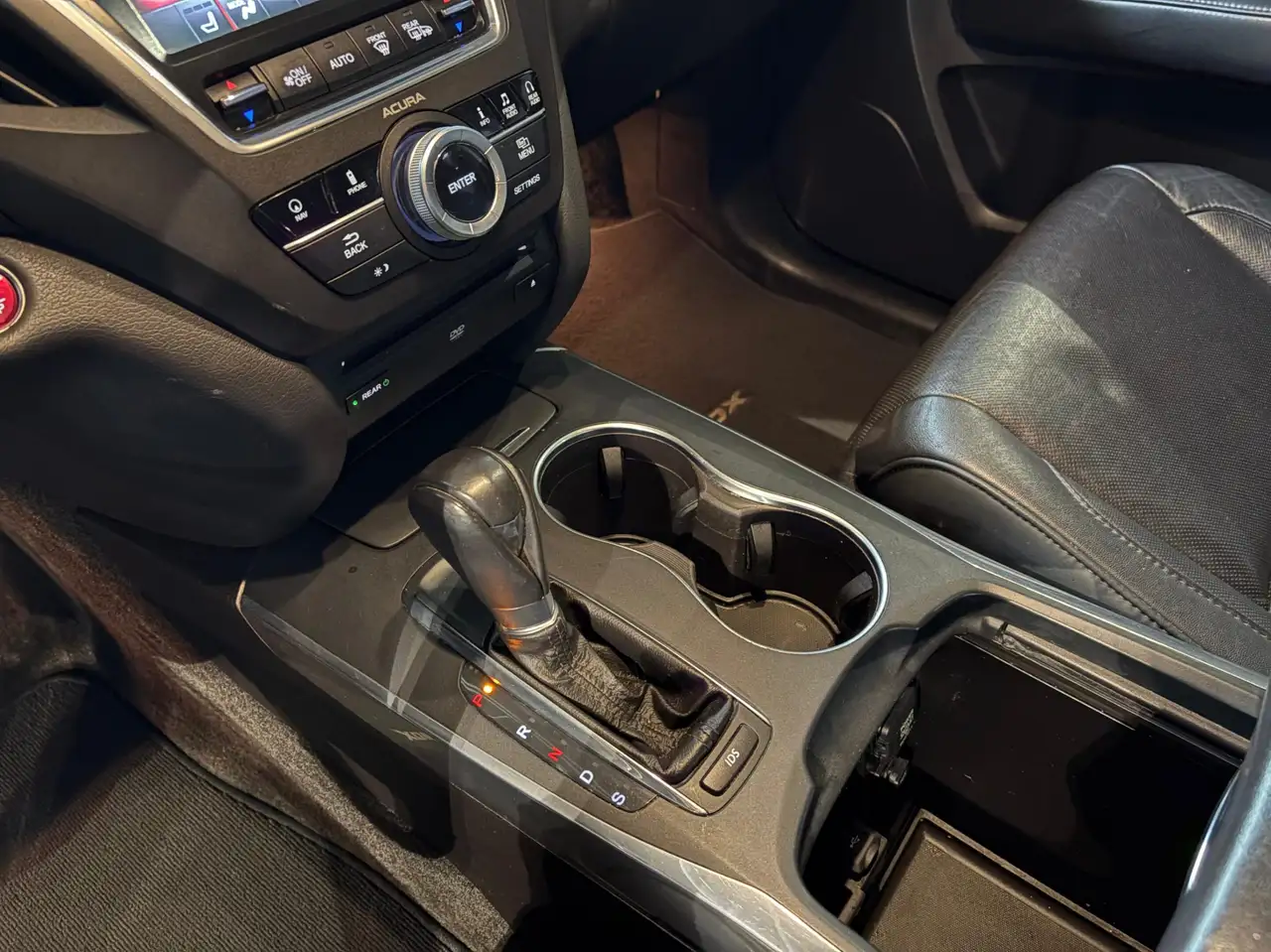 Acura MDX снимка Acura MDX