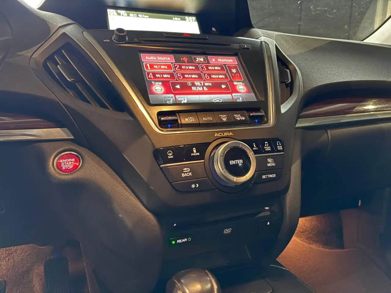 Acura MDX снимка Acura MDX