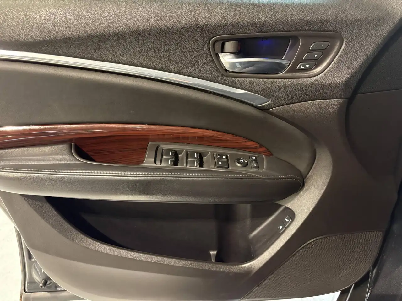 Acura MDX снимка Acura MDX