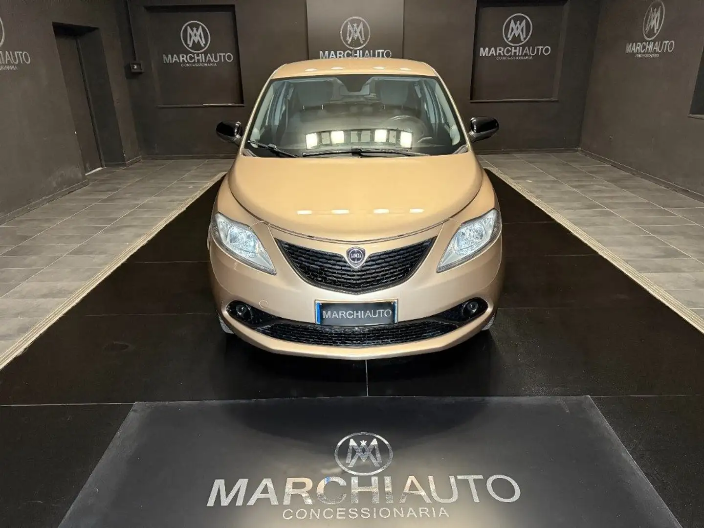 Lancia Ypsilon 0.9 TwinAir 85 CV 5 porte Metano Ecochic Gold Bronzo - 2