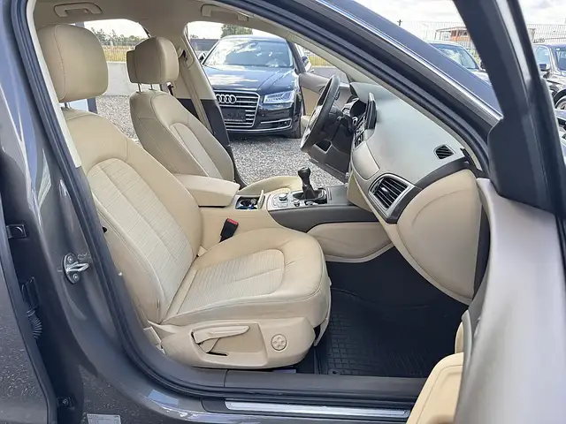 Audi A6 view 12