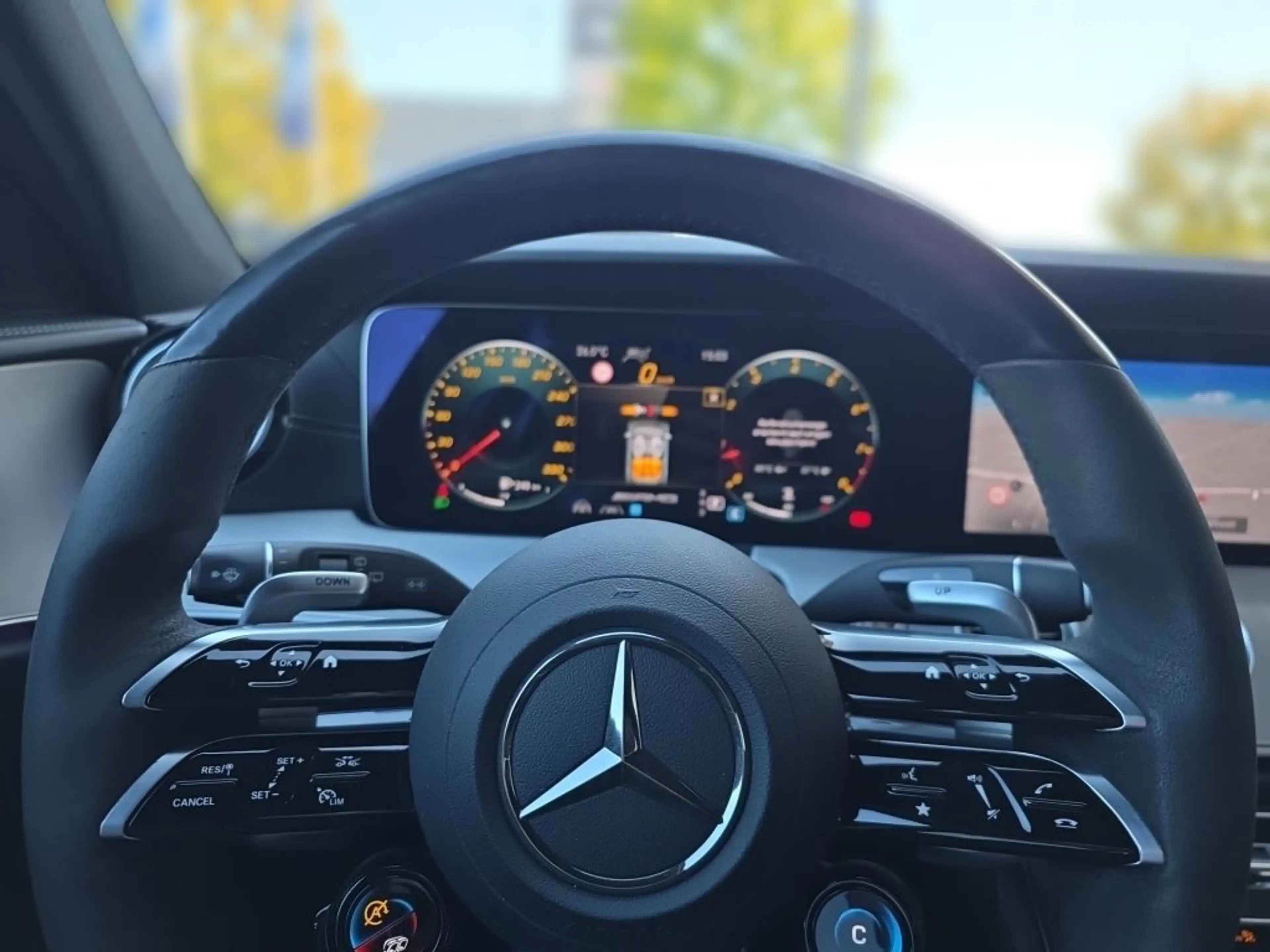 Mercedes-Benz E 63 AMG S 4Matic+ T 9G-TRONIC — photo 12