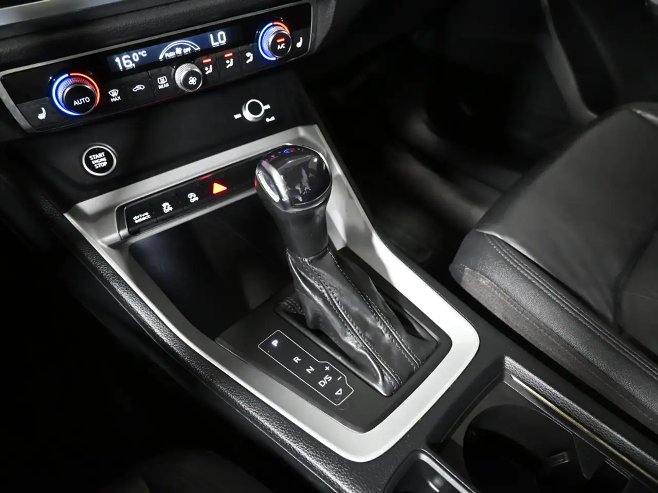Audi Q3 photo Audi Q3