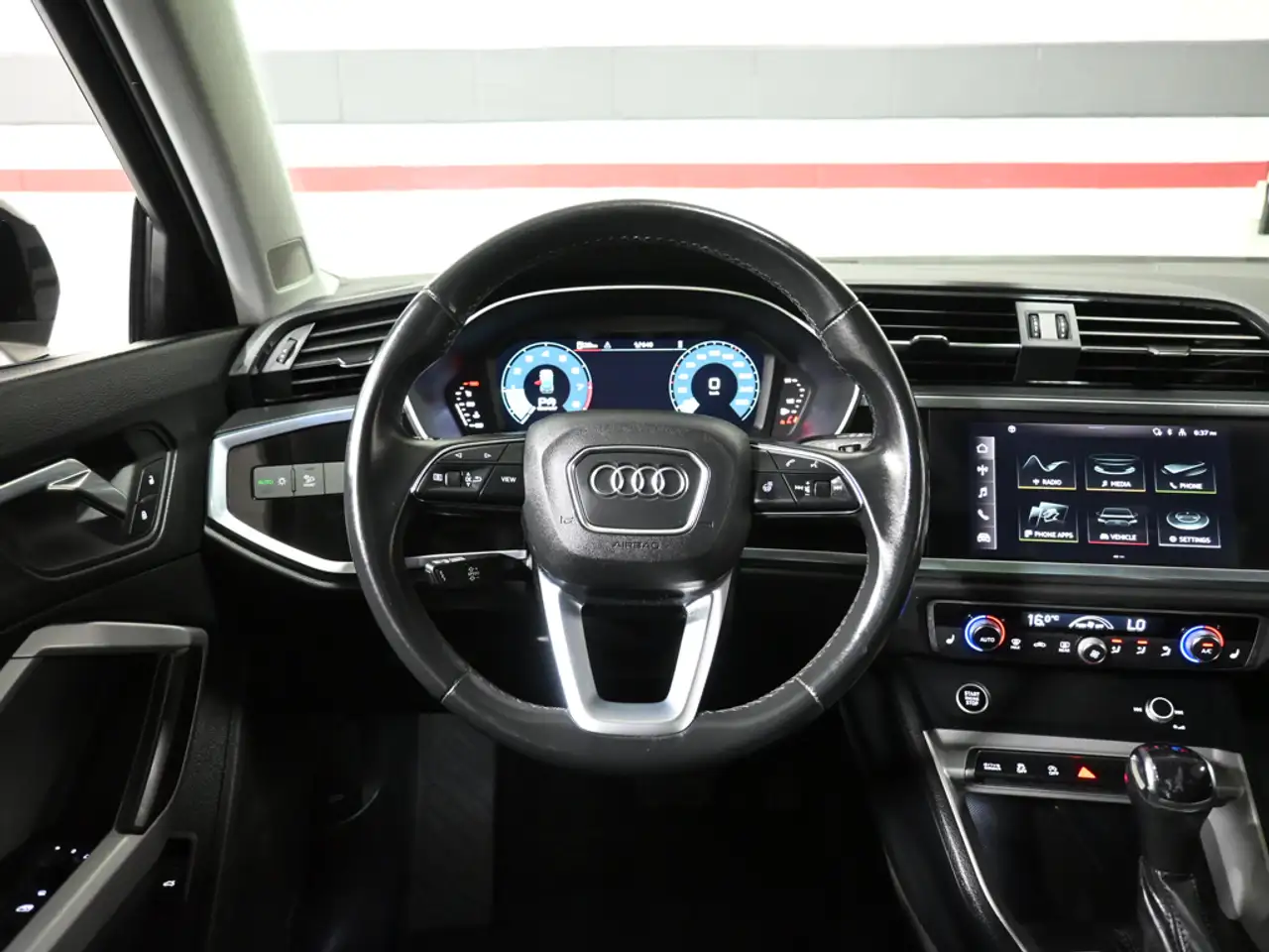 Audi Q3 photo Audi Q3