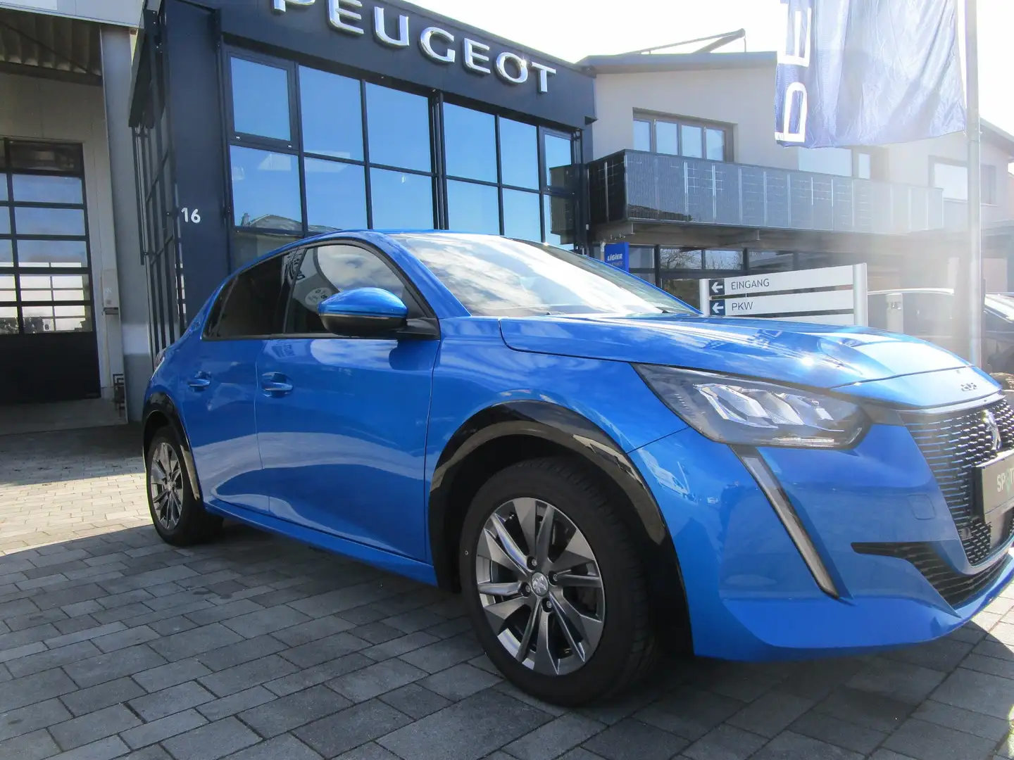 Peugeot 208 (e-) Allure Blau - 1