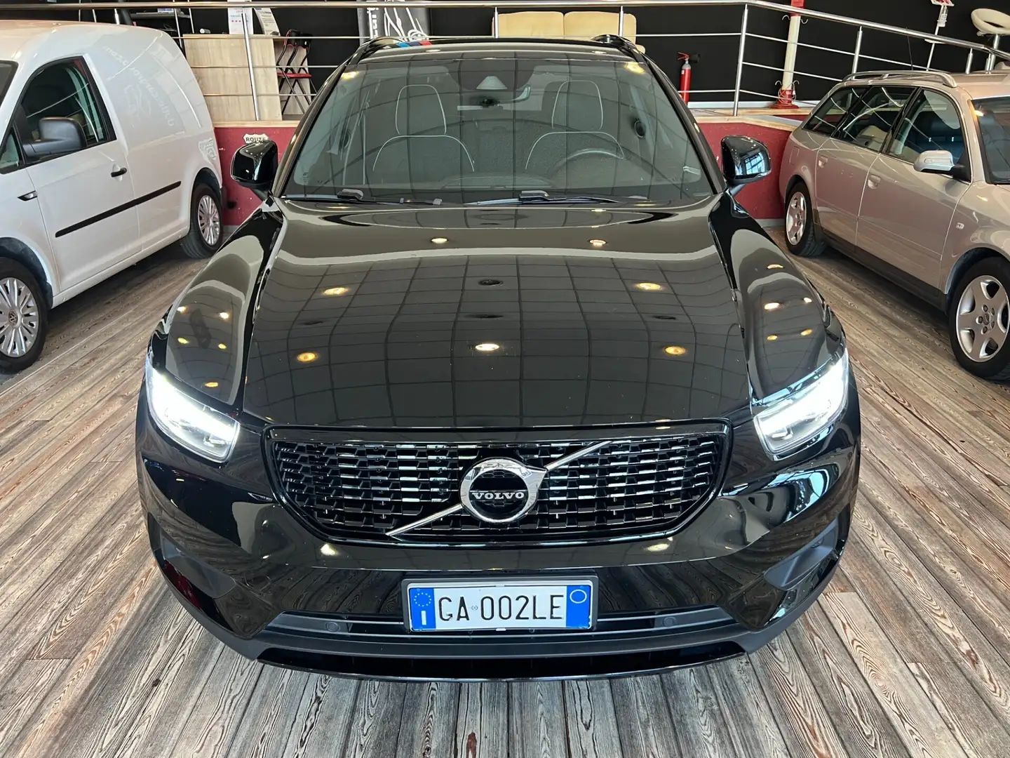 Volvo XC40 POLESTAR 2.0 R-DESIGN 200 CV AWD/ UNICO PROPRIETAR Schwarz - 2