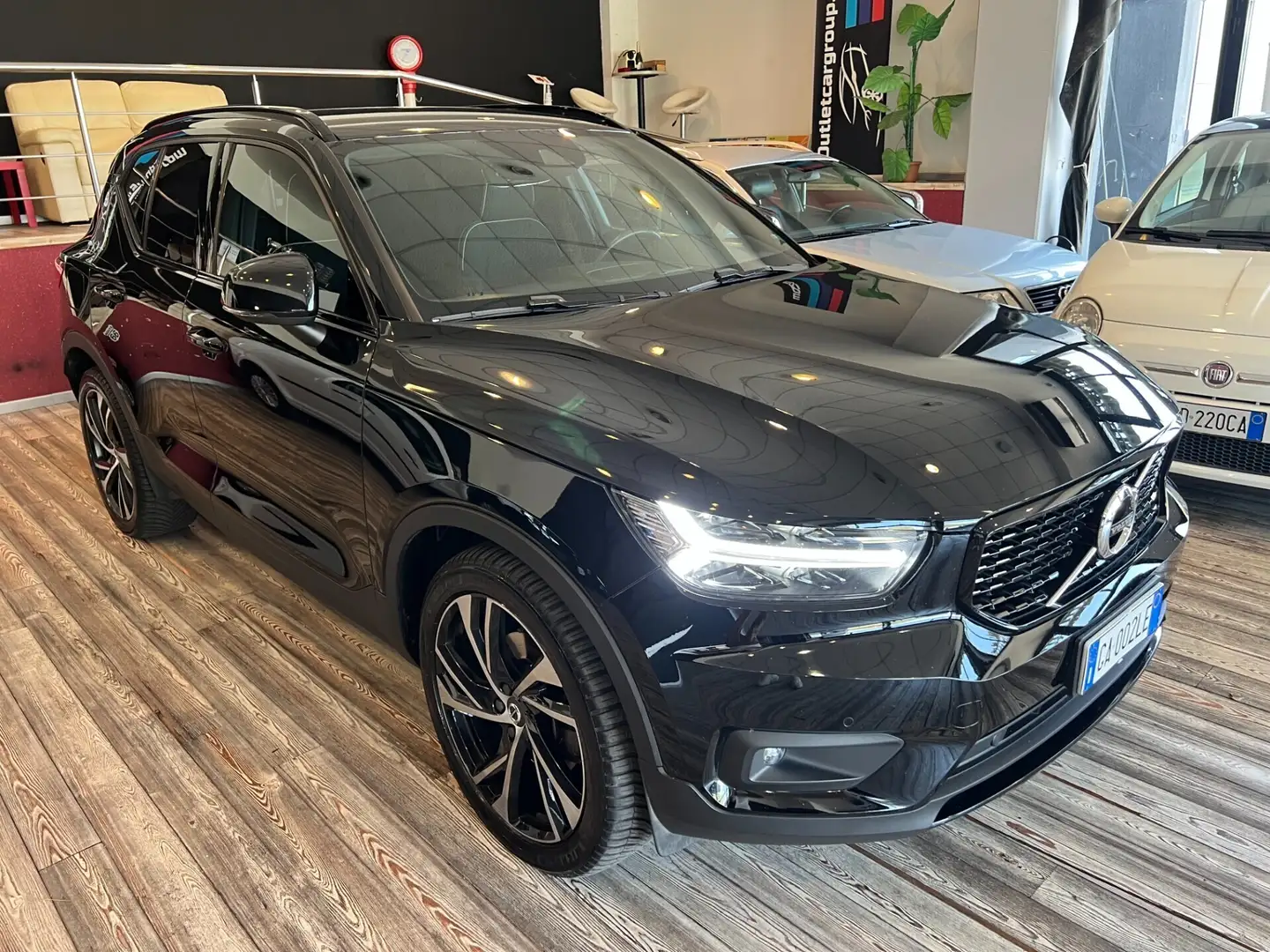 Volvo XC40 POLESTAR 2.0 R-DESIGN 200 CV AWD/ UNICO PROPRIETAR Schwarz - 1