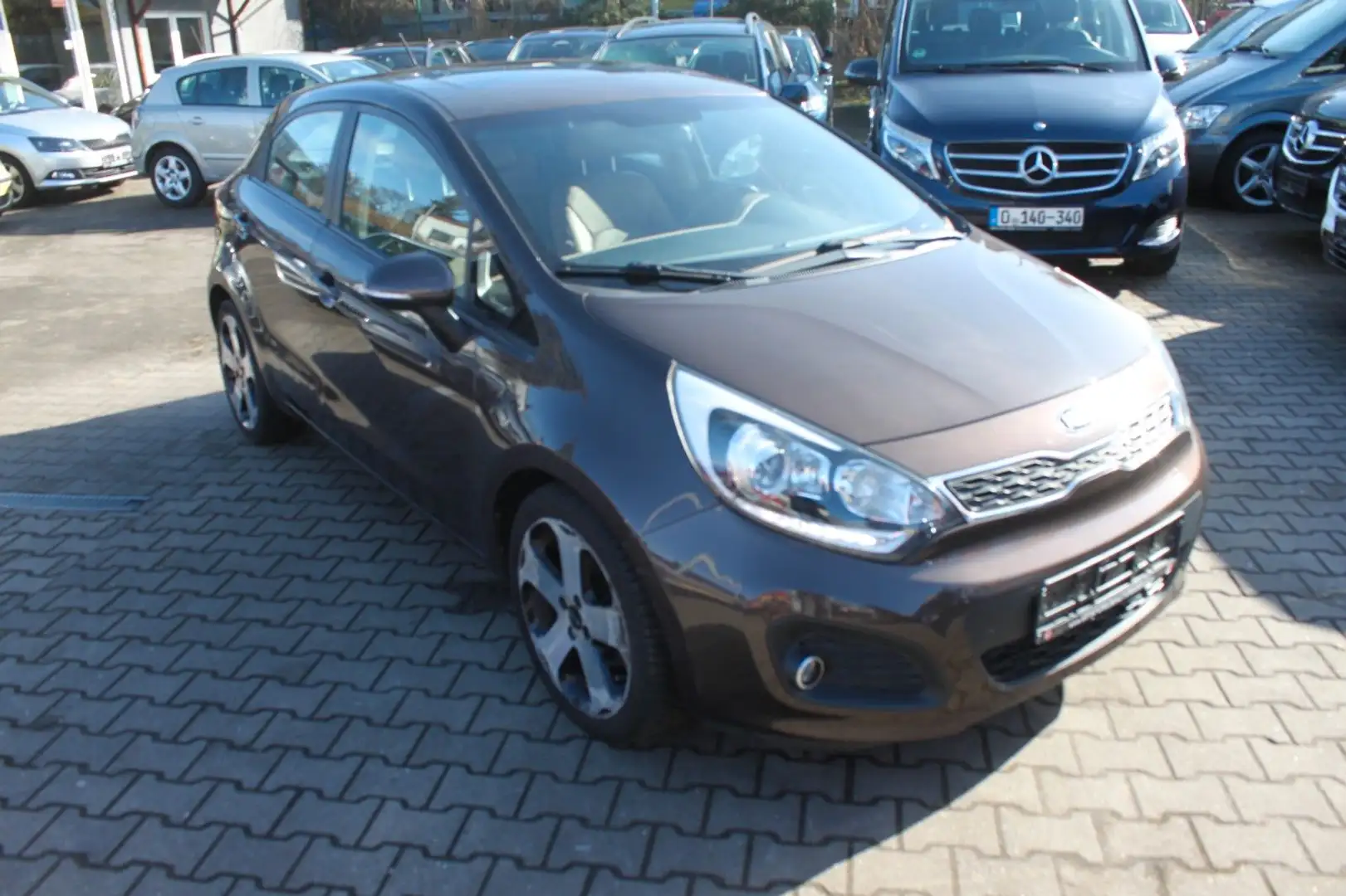 Kia Rio FIFA World Cup Edition Braun - 2