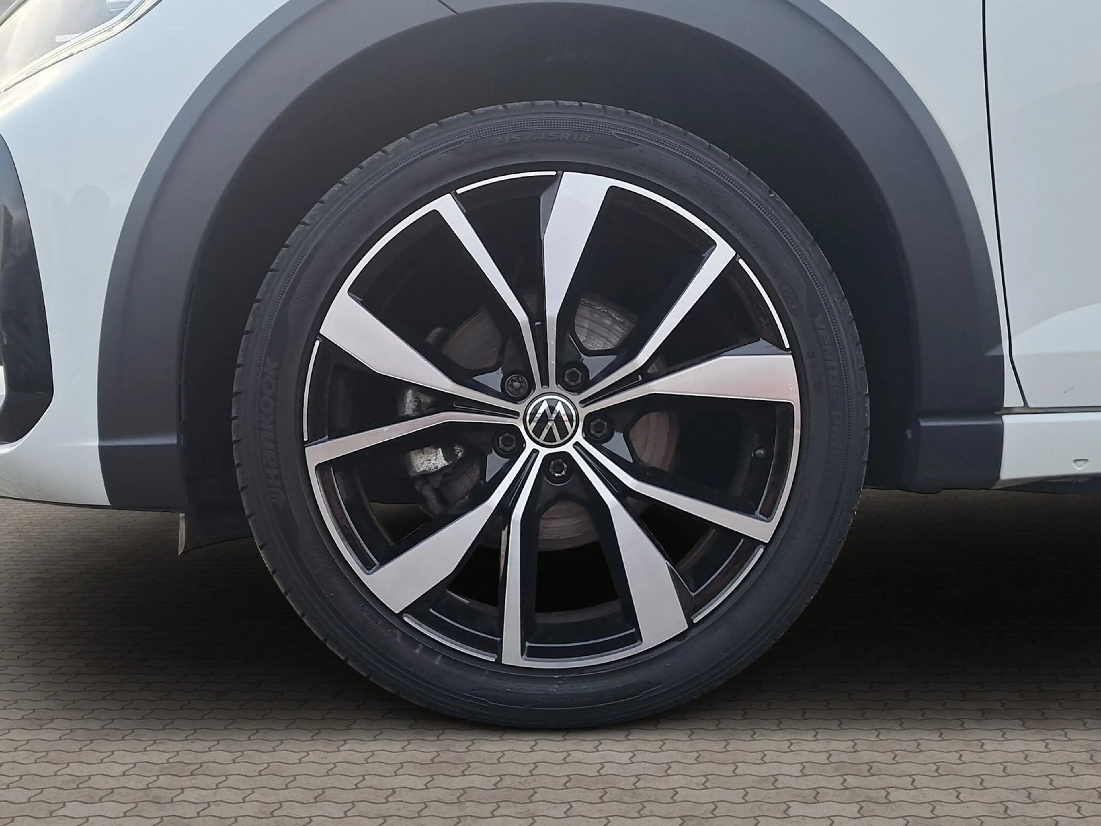 Volkswagen Taigo 1.0 TSI DSG R-Line OPF AHK — photo 3