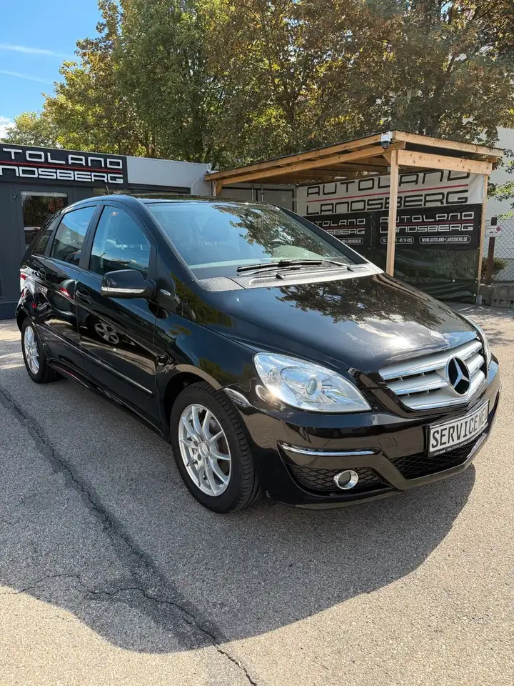 Mercedes-Benz B 180