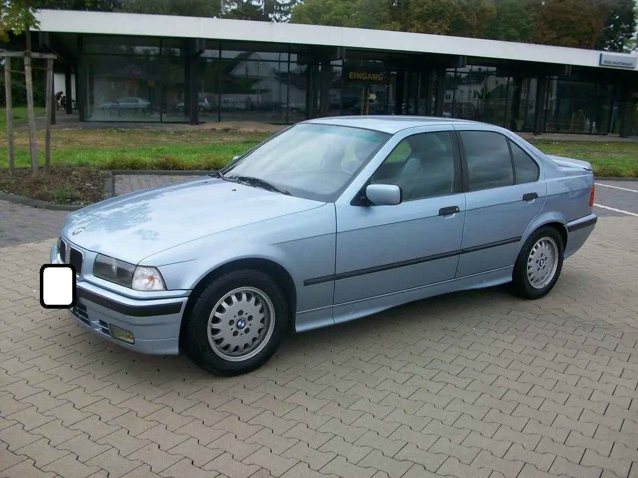 BMW 325