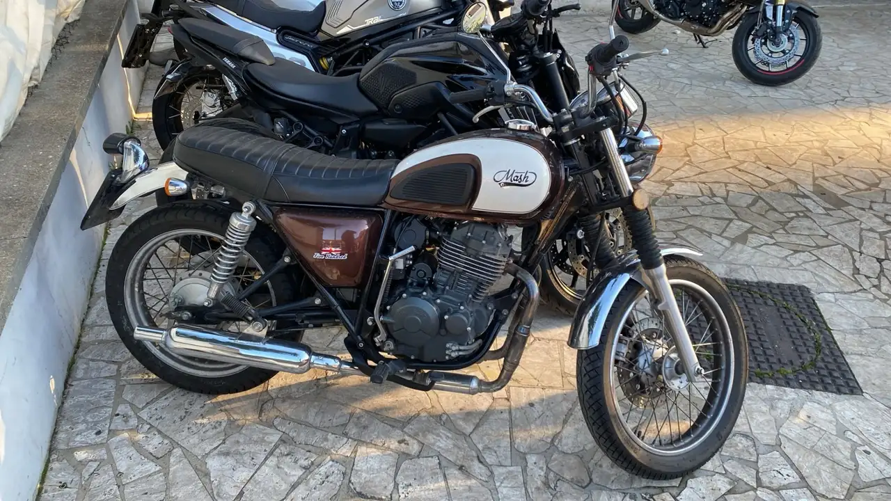 Mash Café Racer