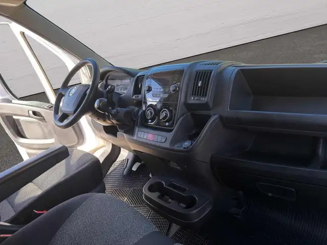 Fiat Ducato view 11