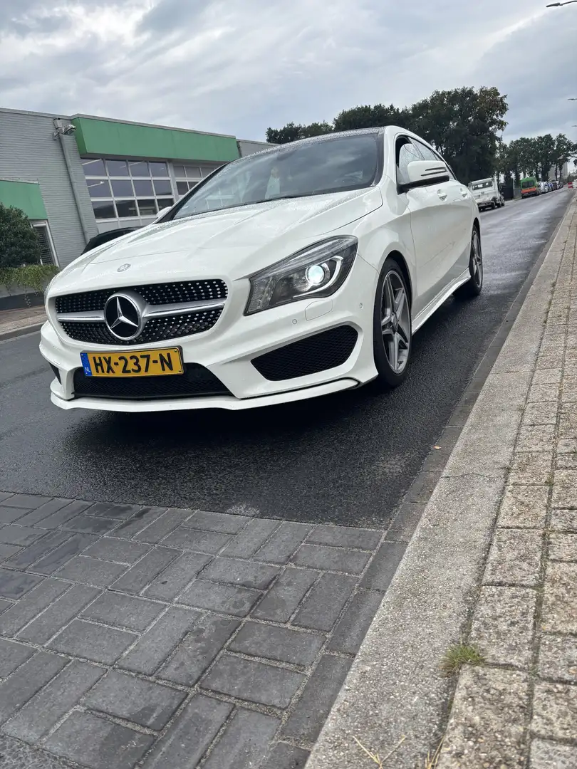 Mercedes-Benz CLA 180 Shooting Brake 7G-DCT AMG Line Beyaz - 2