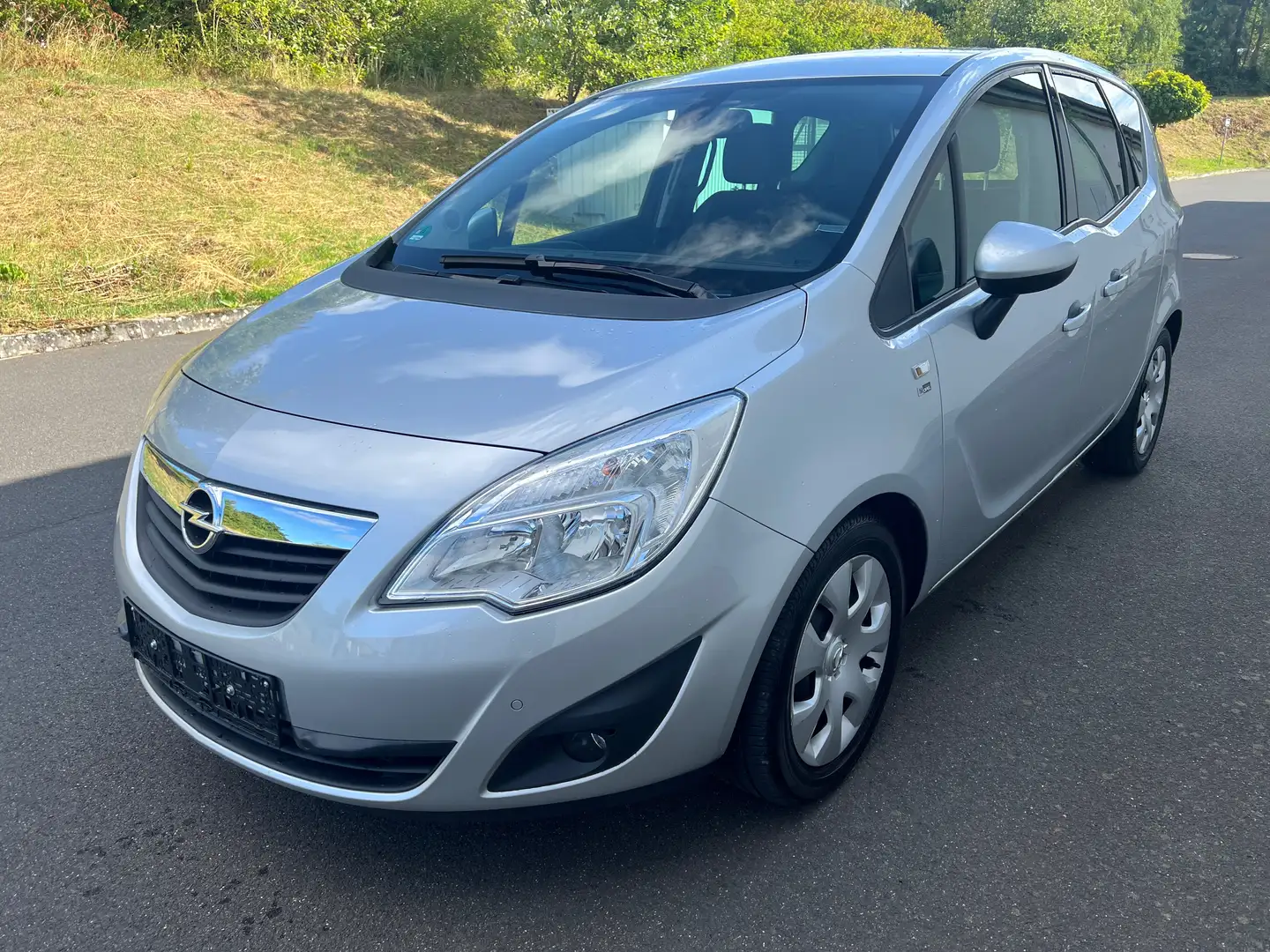 Opel Meriva 150 Jahre Opel,1 Hand , Nur 10800km, Automatik Grau - 1