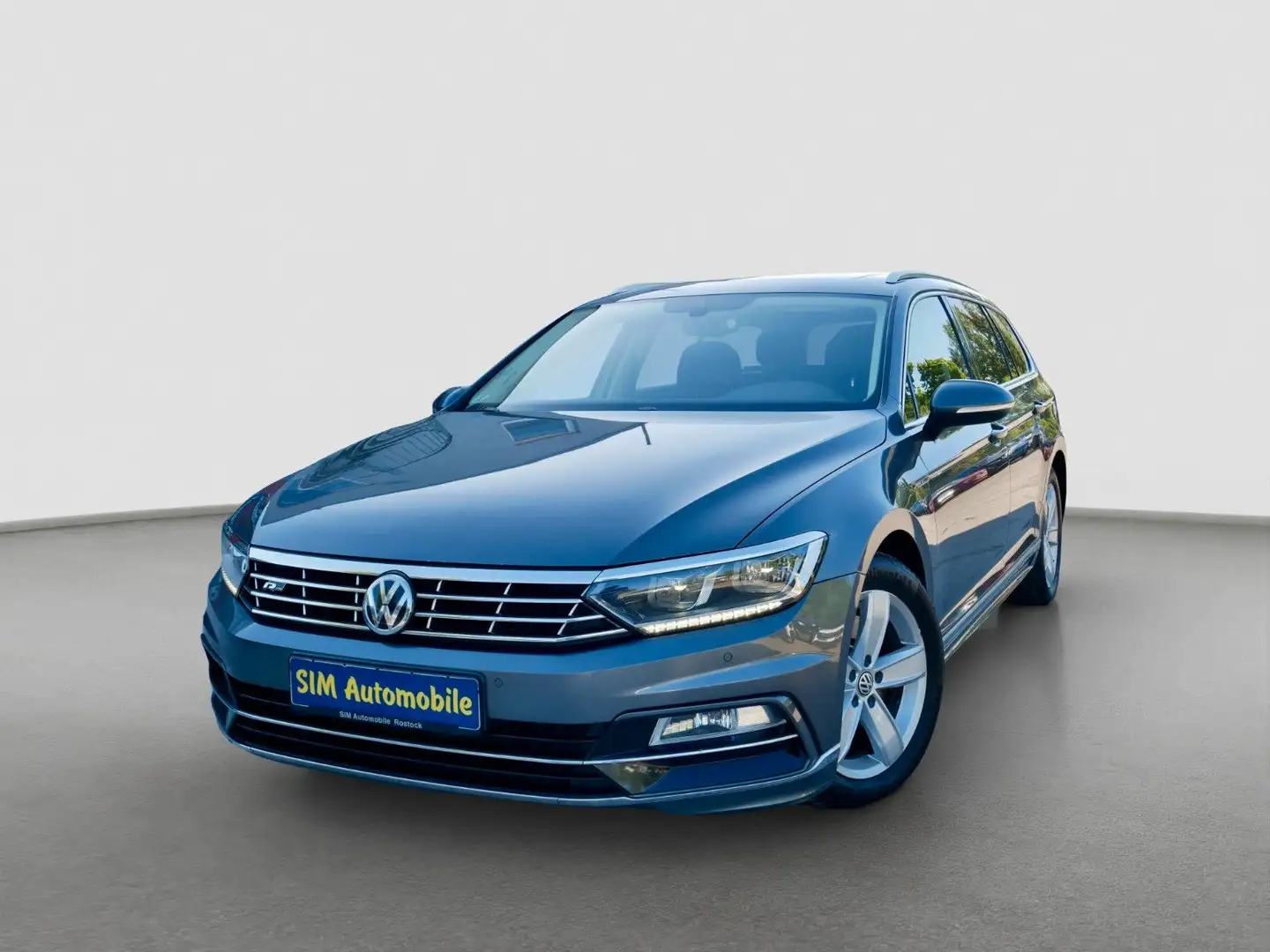 Volkswagen Passat Variant Passat Highline BMT 4M+ACC+LED+PANO Gris - 1
