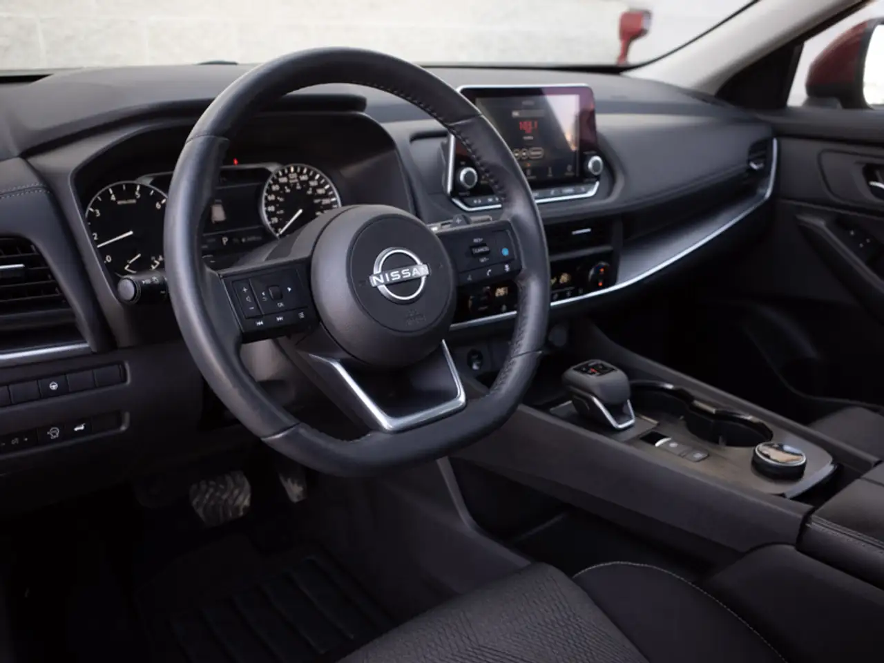Nissan Rogue снимка Nissan Rogue
