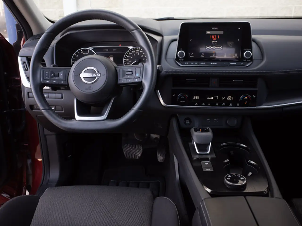 Nissan Rogue снимка Nissan Rogue