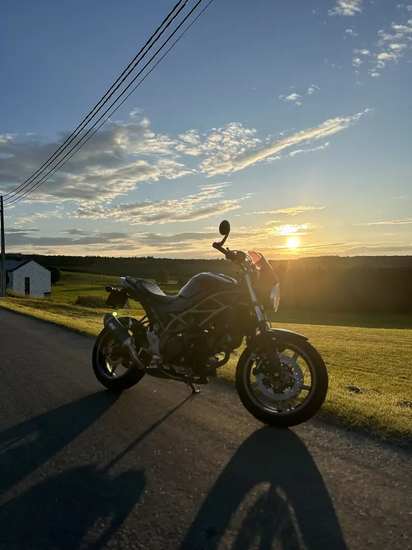 Suzuki SV 650 Negro - 2