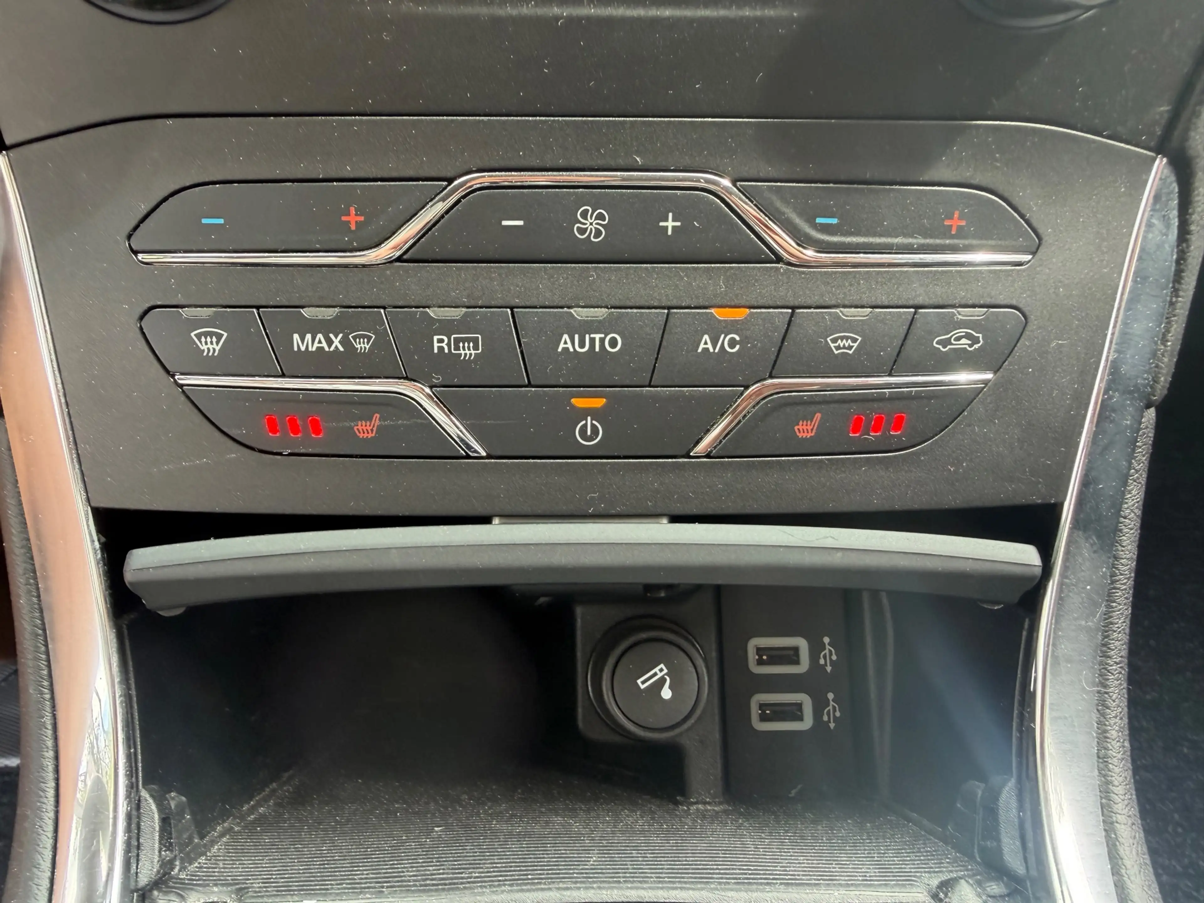 Ford S-Max 1.5 Titanium 7Pers|Xenon|Navi|Cruise|Camera|Carpla — photo 20
