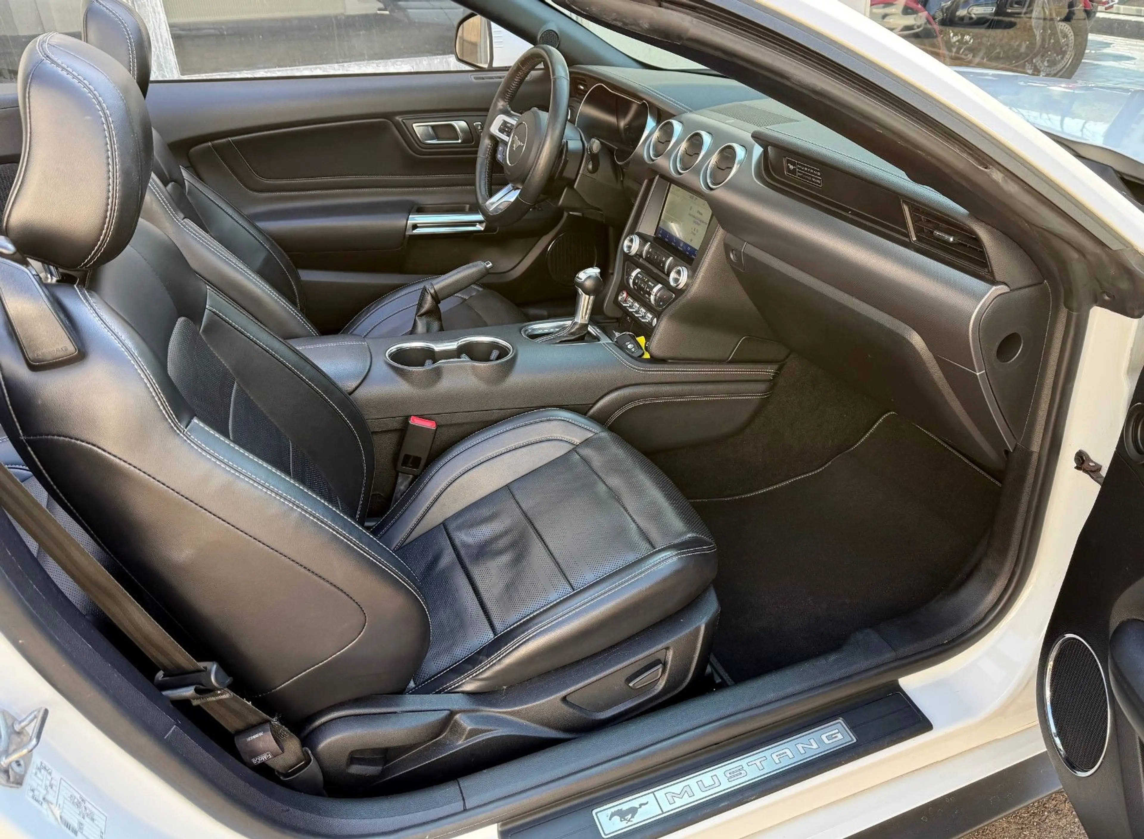 Ford Mustang MUSTANG 5.0 GT V8 CABRIO LEDER KAMERA LED DE.Fzg — photo 12