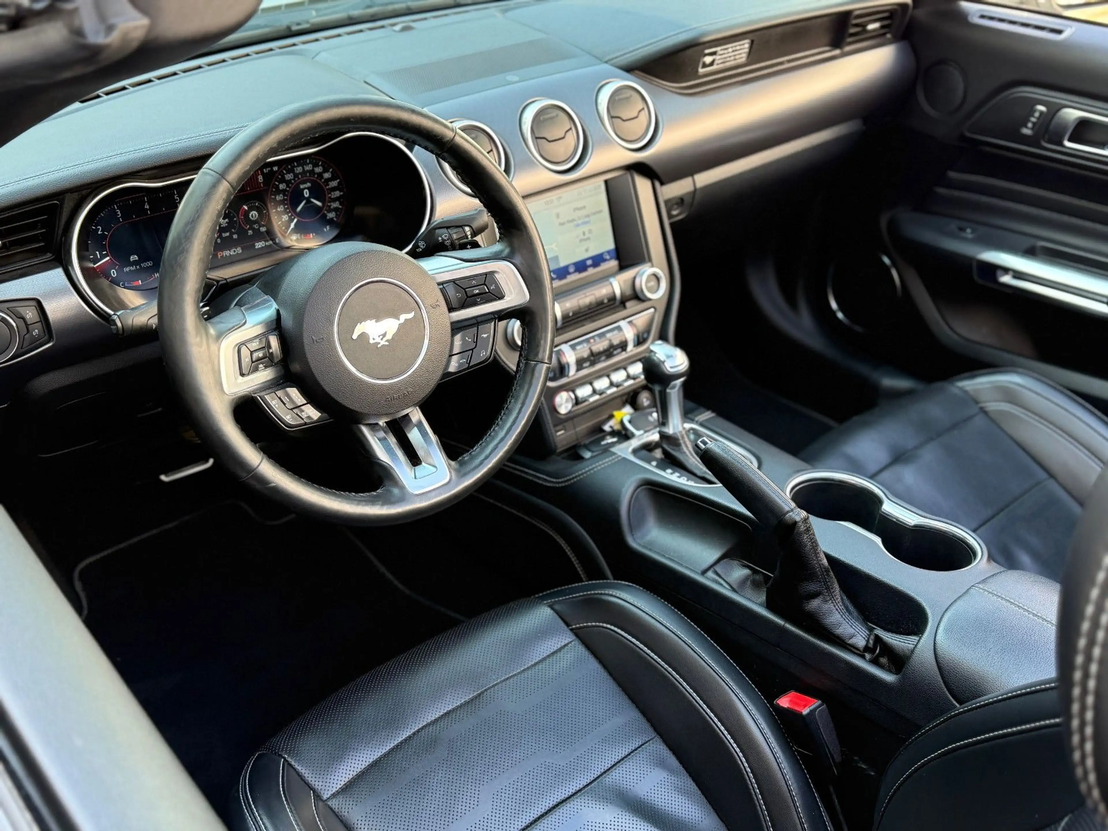 Ford Mustang MUSTANG 5.0 GT V8 CABRIO LEDER KAMERA LED DE.Fzg — photo 14