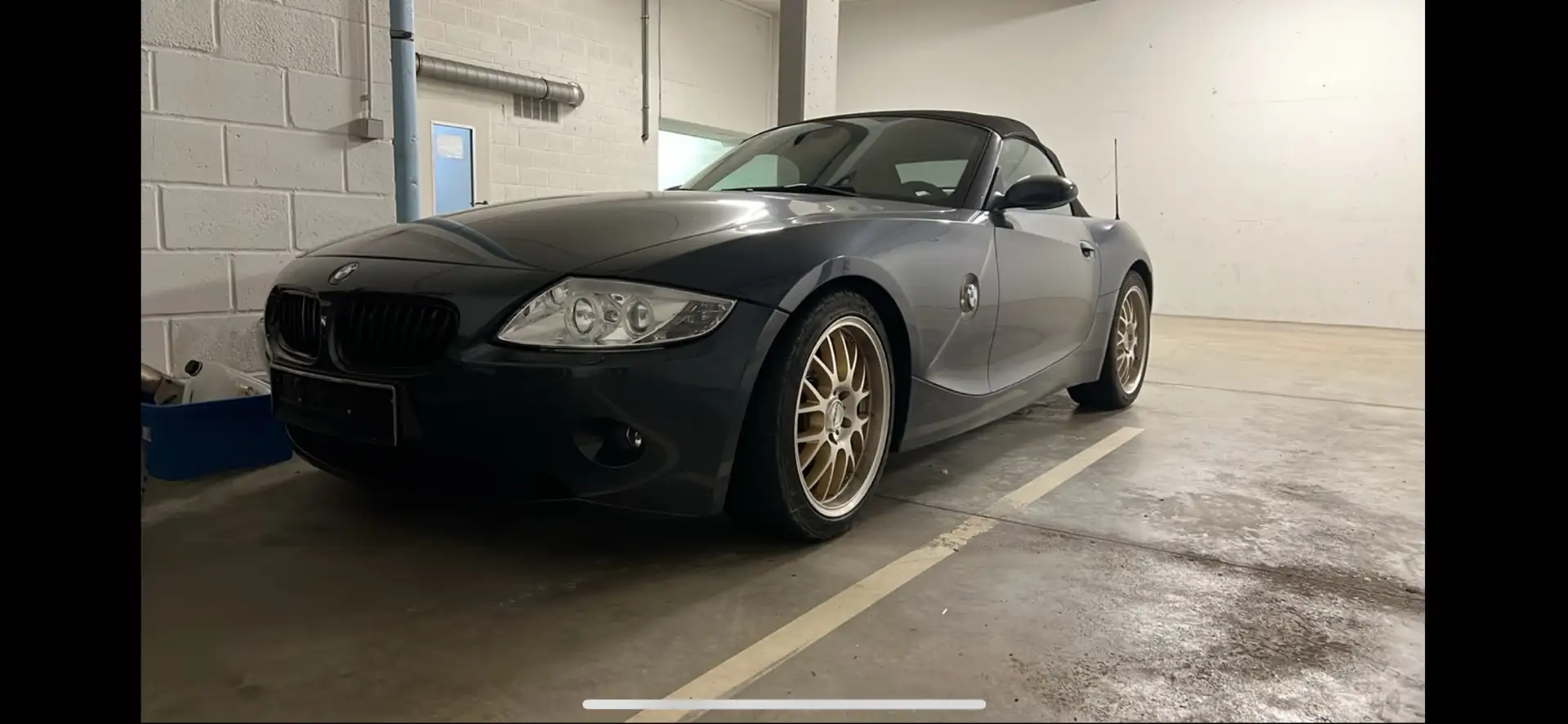 BMW Z4 2.2i 24v - 1