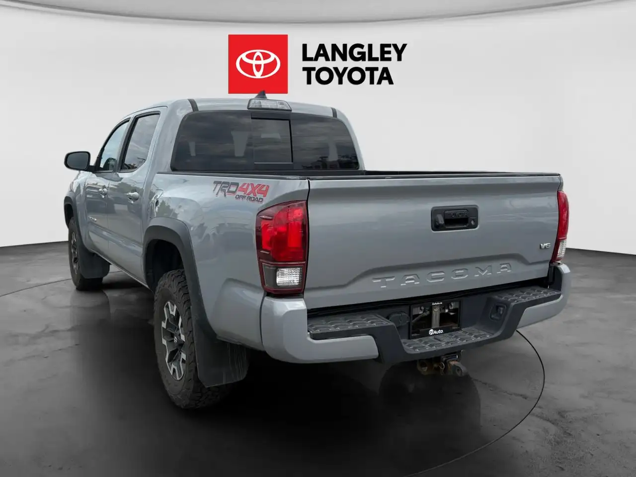 Toyota Tacoma снимка Toyota Tacoma