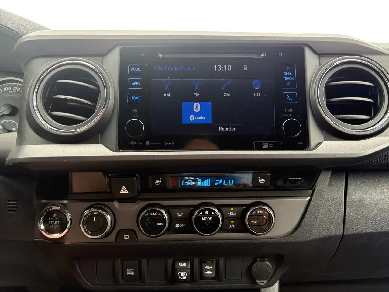 Toyota Tacoma снимка Toyota Tacoma