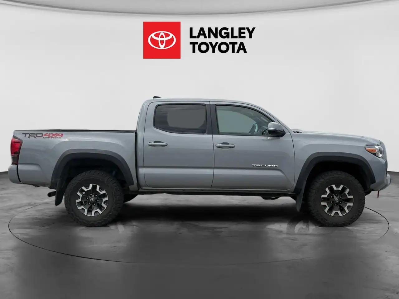 Toyota Tacoma снимка Toyota Tacoma