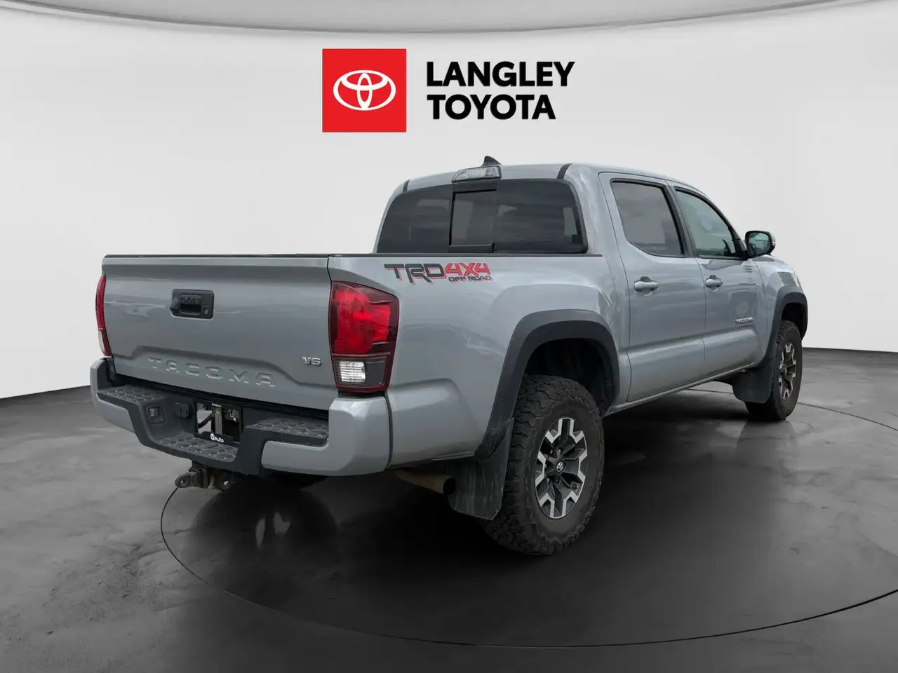 Toyota Tacoma снимка Toyota Tacoma