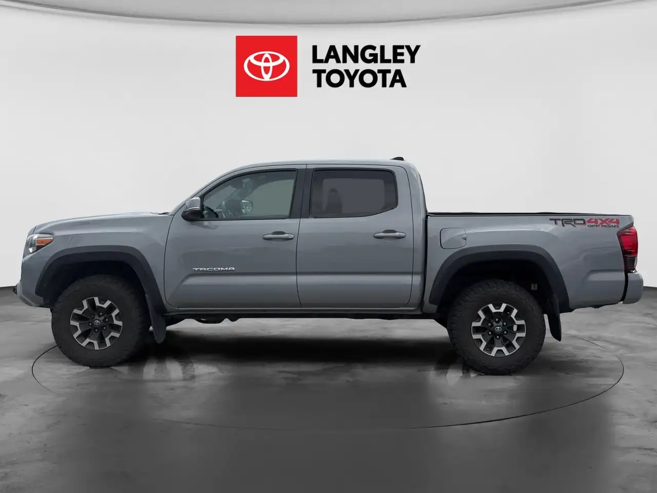 Toyota Tacoma снимка Toyota Tacoma