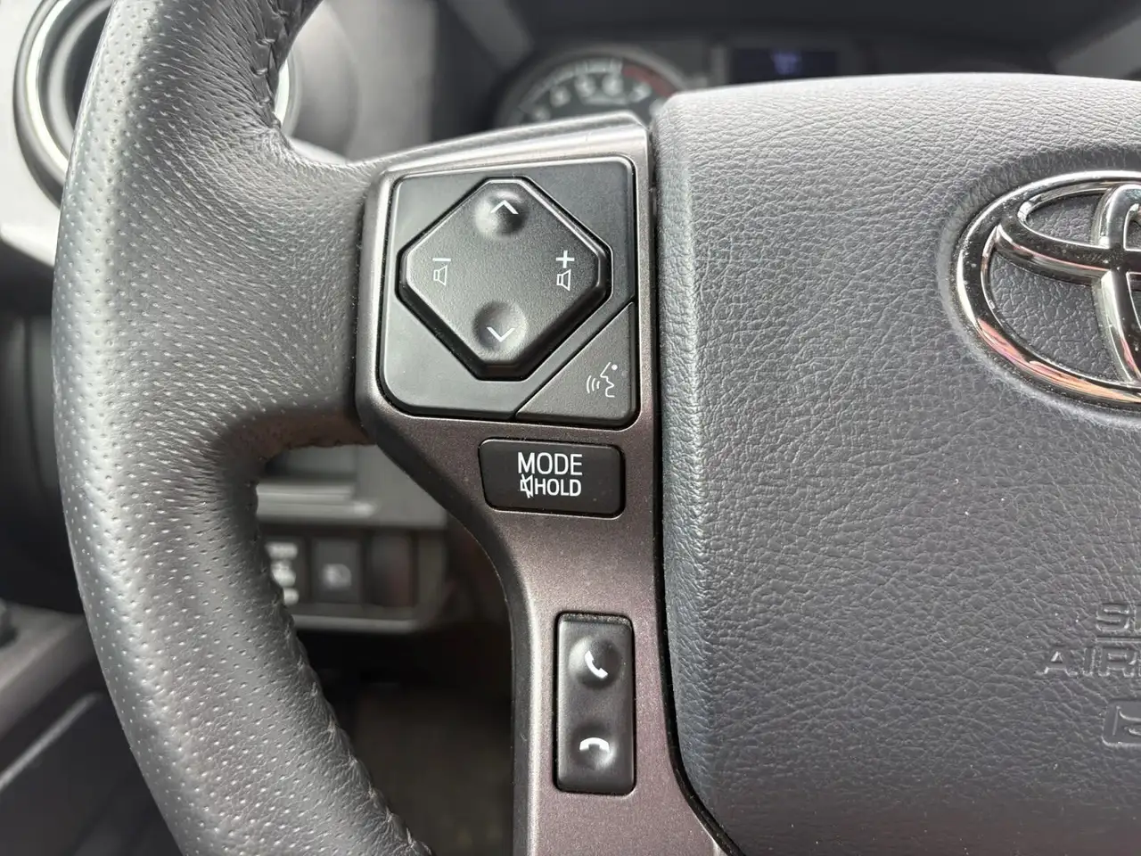 Toyota Tacoma снимка Toyota Tacoma