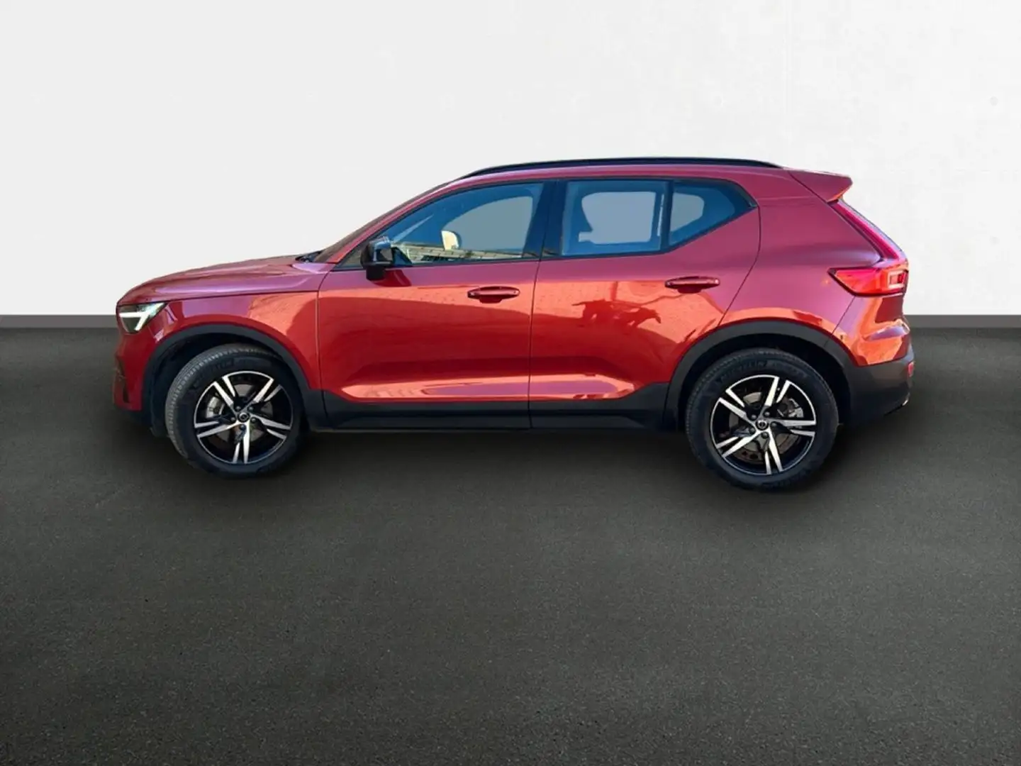 Volvo XC40 2.0 B3 G Auto Plus Dark Rojo - 2