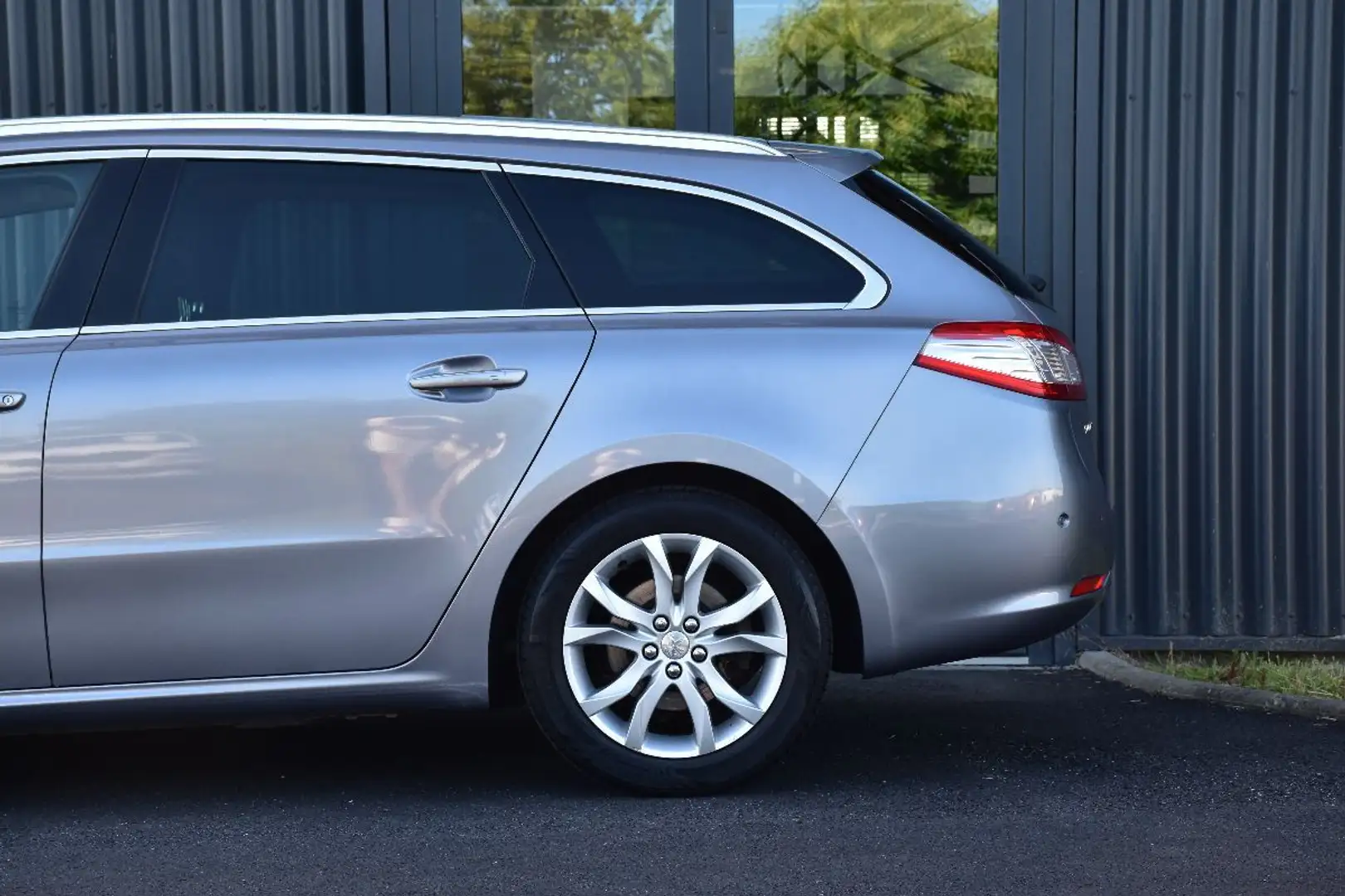 Peugeot 508 (2) SW 2.0 BLUEHDI 150 S&S ALLURE Gris - 2