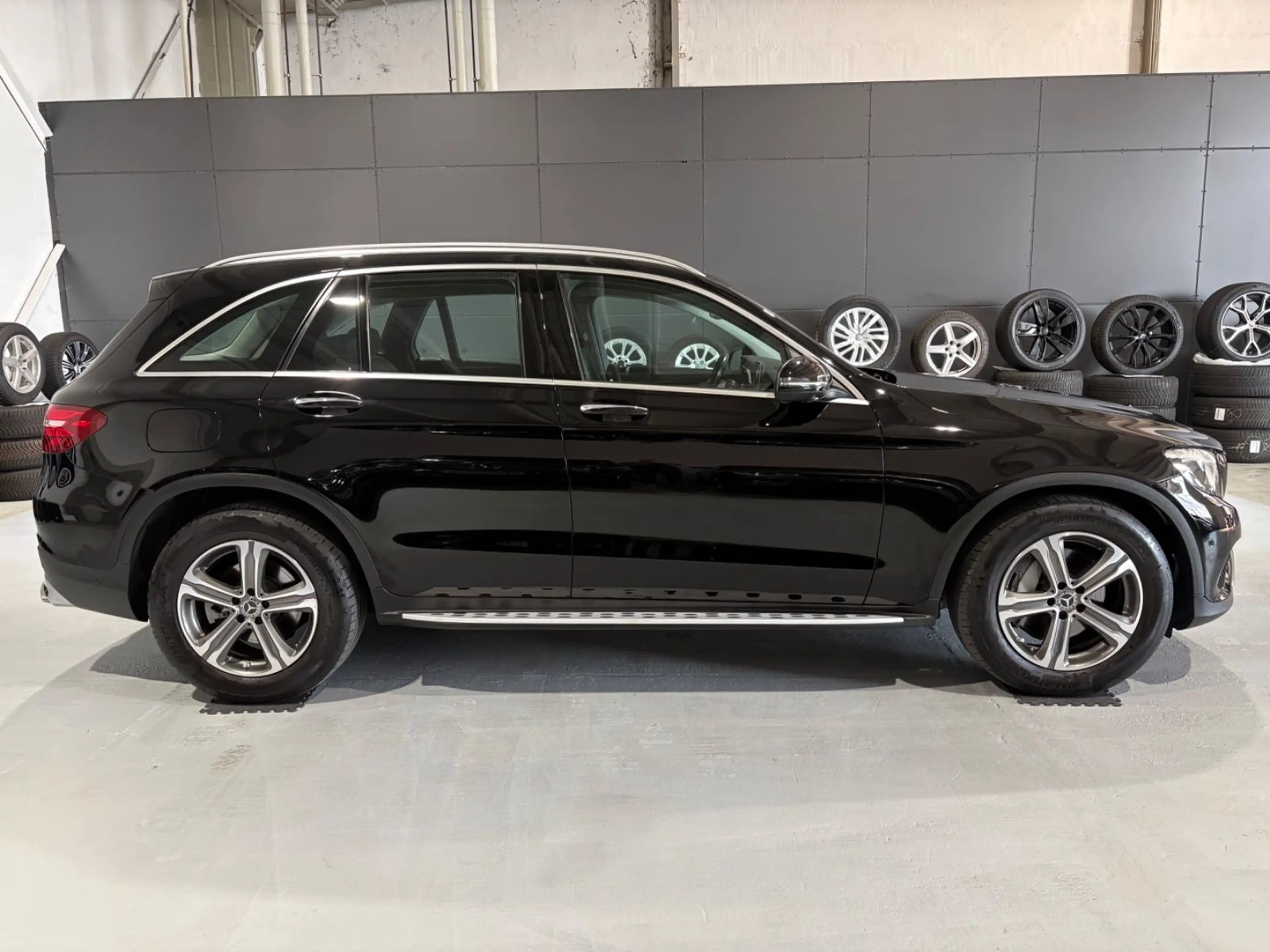 Mercedes-Benz GLC 220 d 4Matic*LED*Leder*AHK* — photo 4