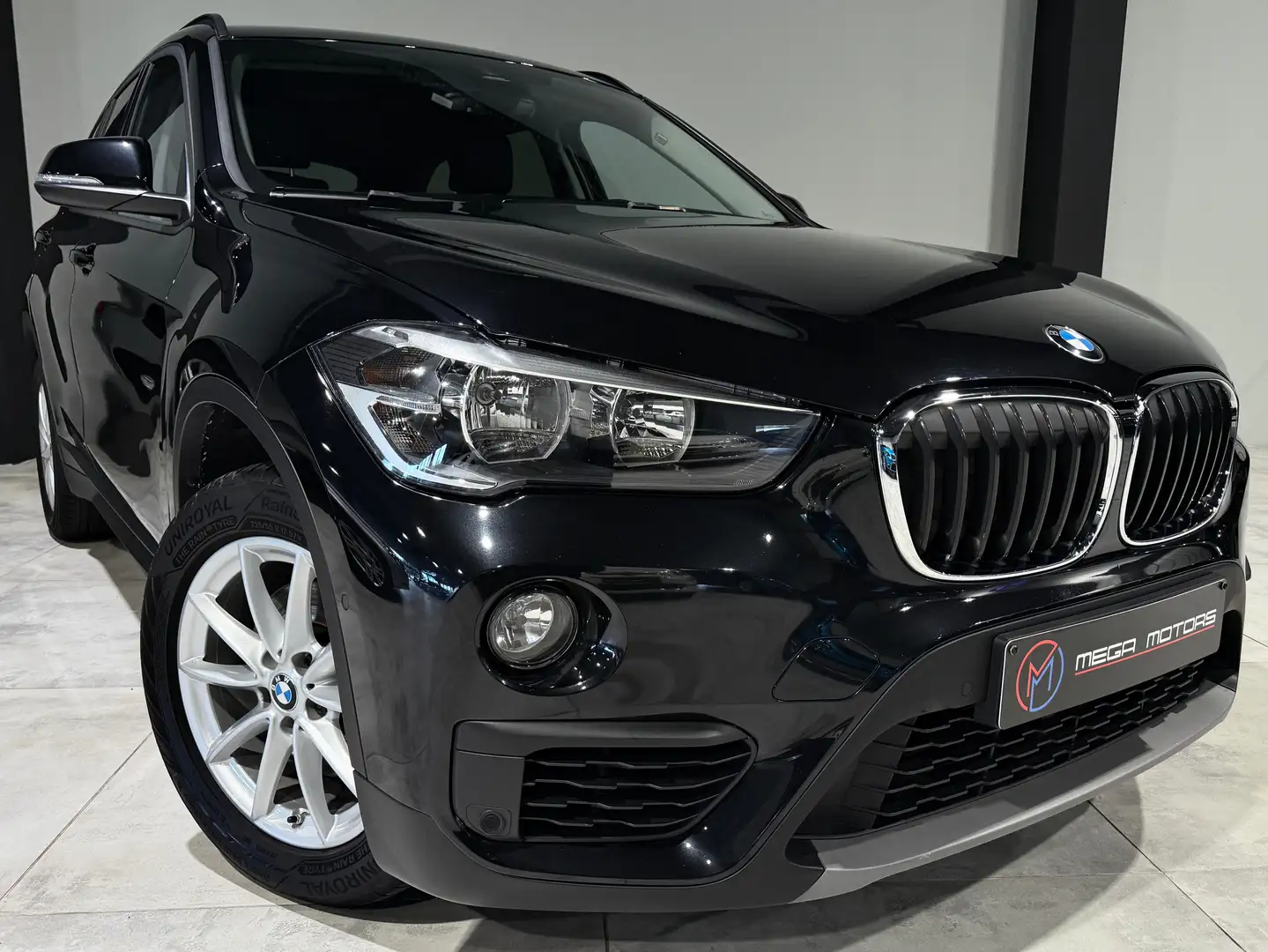 BMW X1 18i S-DRiVE 136CV B.AUTO !! 32.000KM !! 1ER MAiN ! Noir - 1