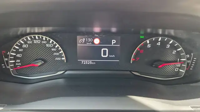 Peugeot 2008 view 12