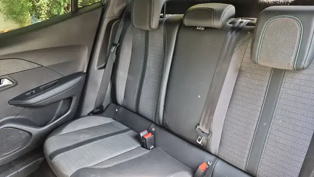Peugeot 2008 view 9