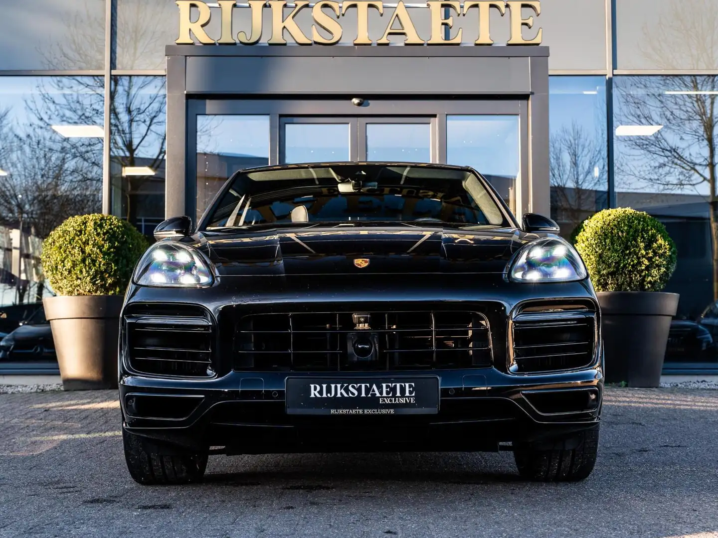 Porsche Cayenne Coupé 3.0 E-Hybrid|PANO|360°|MEMORY|CHRONO Schwarz - 2