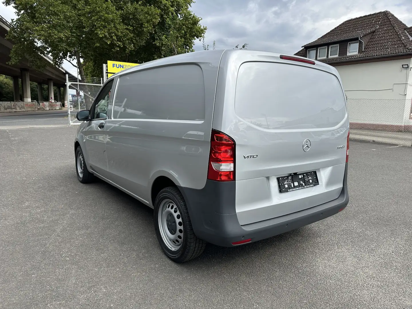 Mercedes-Benz Vito 114 CDI RWD kompakt Bott Regaleinbau Argento - 2